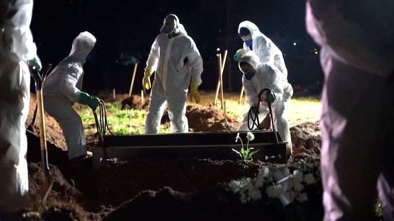 Brazilské pandemické pandemonium, umírá osm z deseti intubovaných